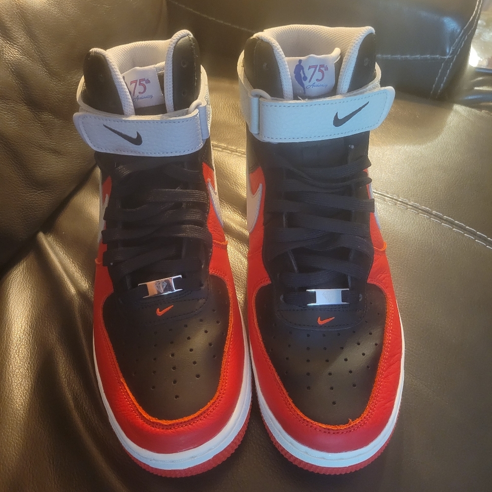 NIKE AIR FORCE 1 07 HIGH LV8 NBA 75TH ANNIVERSARY MEN'S SIZE 10.5